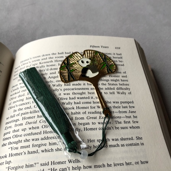 Panda with Bamboo Basket Bookmark ~ Brand New! ~ Green Tassel - Picture 7 of 7